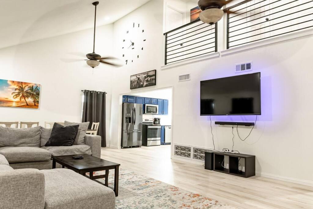 Roomy Home 5 Mins From Attractions Galveston Extérieur photo