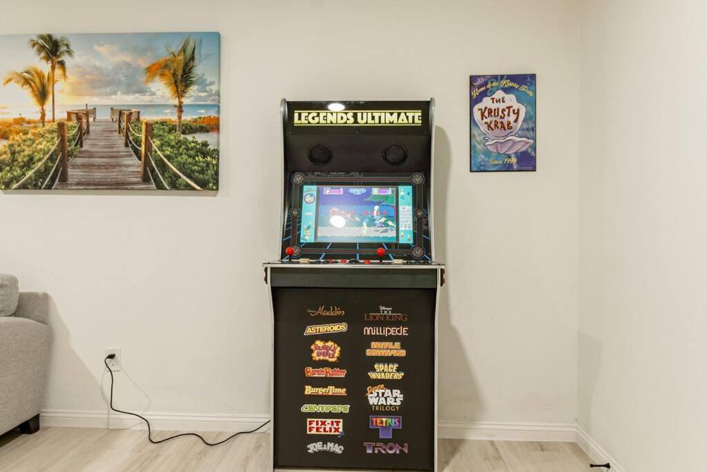Roomy Home 5 Mins From Attractions Galveston Extérieur photo