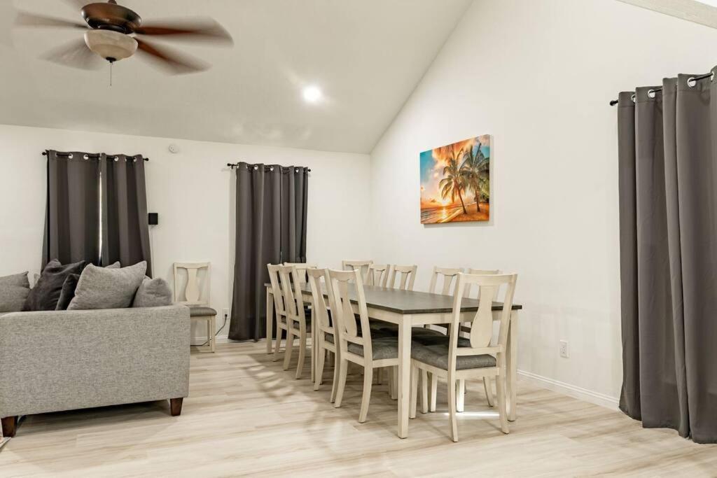 Roomy Home 5 Mins From Attractions Galveston Extérieur photo