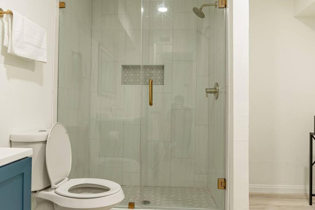 Roomy Home 5 Mins From Attractions Galveston Extérieur photo