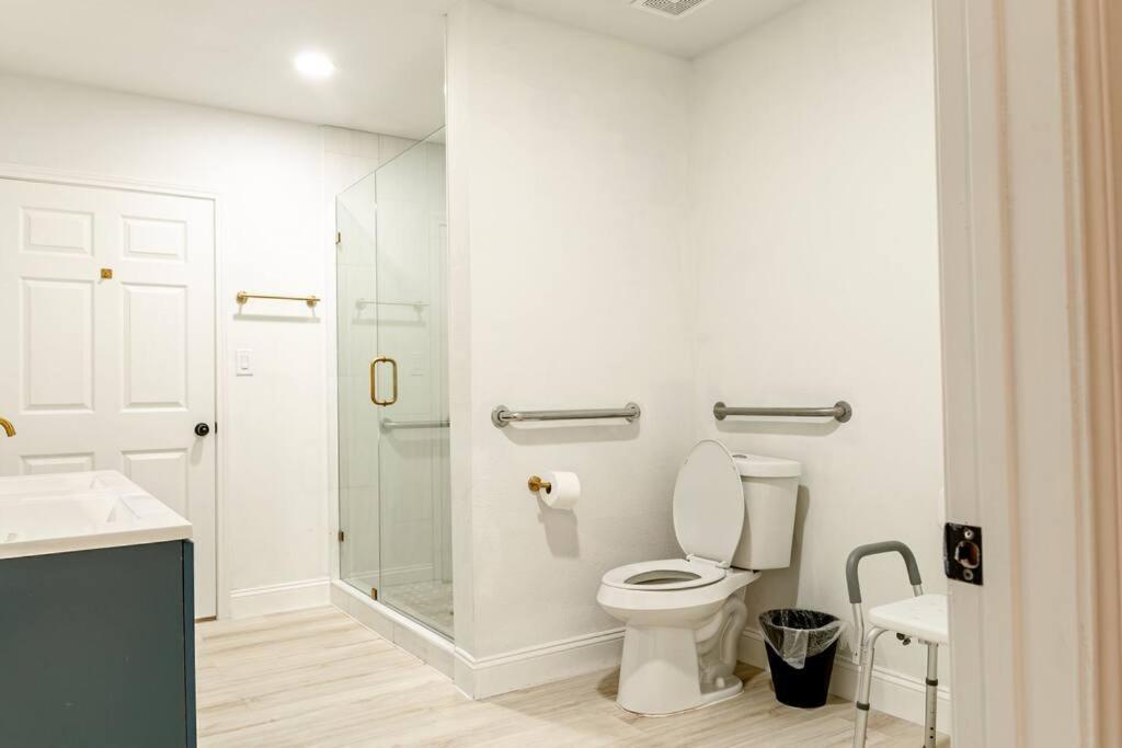 Roomy Home 5 Mins From Attractions Galveston Extérieur photo
