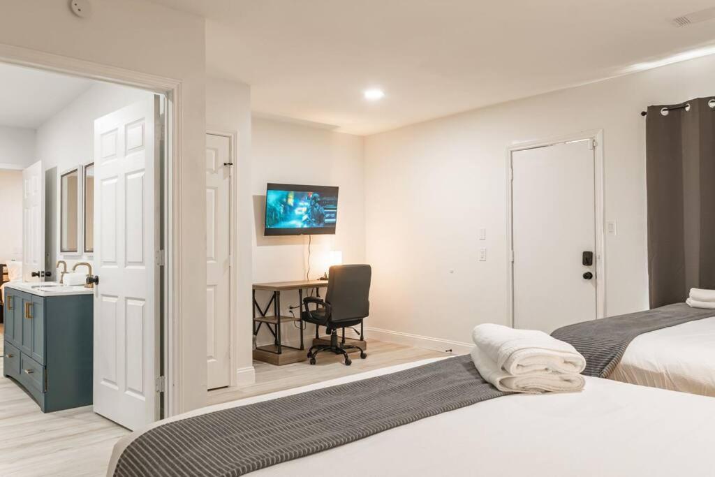 Roomy Home 5 Mins From Attractions Galveston Extérieur photo