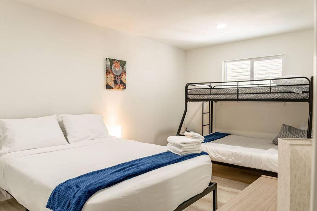 Roomy Home 5 Mins From Attractions Galveston Extérieur photo